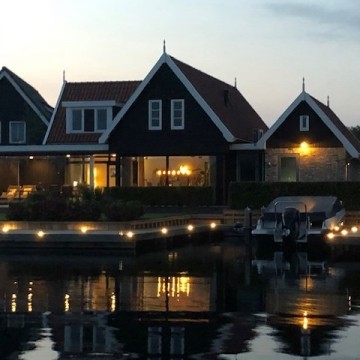 4k   steigerverlichting   vlonderverlichting   wonen aan het water   tuin   steiger  vlonder   insteekhaven