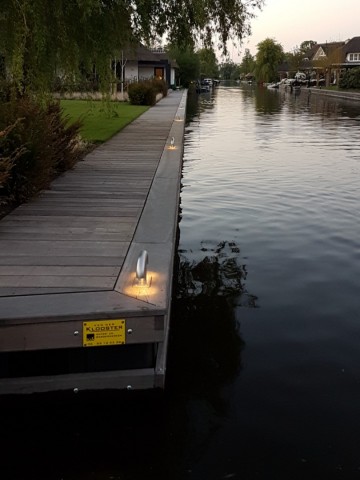 7 bijgesnedenwatervillaaanlegsteigersteigerverlichtingloosdrecht
