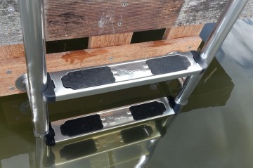 Aanlegsteiger opknappen   steigerlampen   bolders   steigerstootranden   sloep aanleggen   steigerverlichting   zwemtrap 4 bijgesneden