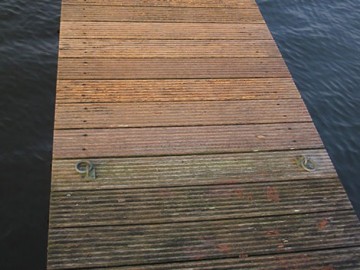 Aanlegsteiger reinigen