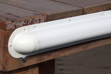 Eindkap steiger stootrand profiel doorlopend afgeronde hoek wit zwart blauw