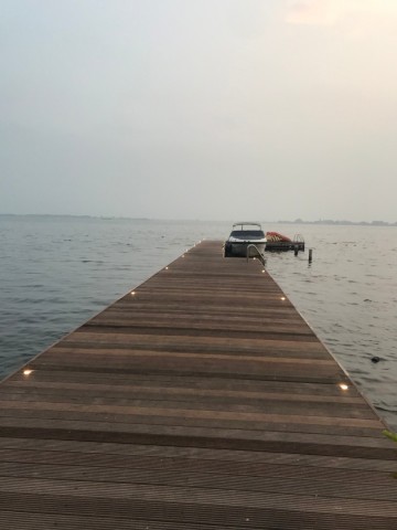 Steiger - verlichting - spotjes vlonderplanken - vlonder - aanlegsteiger