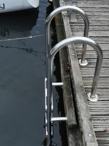 Mooiervszwemtrap4of5tredensteigeraanlegsteigersteigertrapgepolijstantisliptredenvlonderbeschoeiingwaterwerkenhavengww