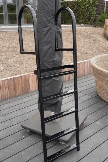 Rvs zwemtrap zwart   speciaal   steiger trap   zwem ladder   geborstelde buis   5 treden   beschoeiing   schoeiing   damwand