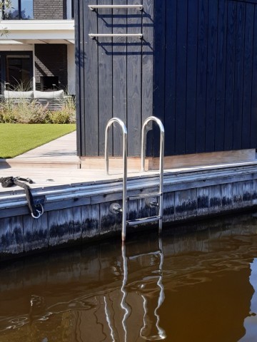 Rvs304 zwemtrap   steigertrap   steiger   vlonder   tuin aan het water   zwemvijver   zwembad   steigerladder