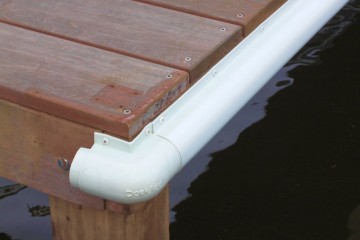 Steiger stootrand profiel doorlopend   steigerbescherming   bootbeschermen met aanmeren   rond hoekstuk wit zwart blauw