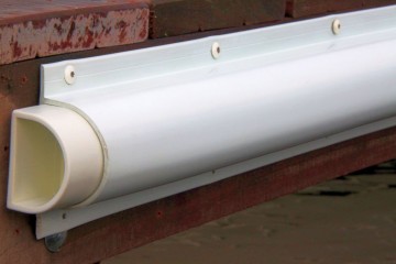 Steiger stootrand profiel doorlopend   steigerbescherming   bootbeschermen met aanmeren   verbindingsstuk   koppelstuk   wit zwart blauw