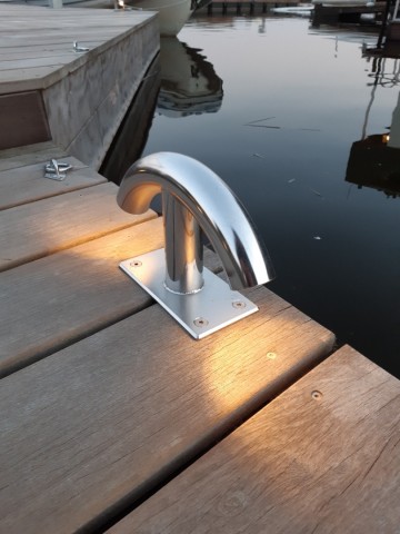 Steigerlamp   slm150   rvs gepolijst   bolder   verlichting   steiger   vlonder   aanlegsteiger   tuin verlichting aan het water
