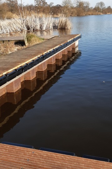 Steigerstootrand   zwarte stootrand   blokfender   stootblok steiger   steigerfender   fender zwart