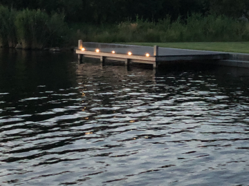 Steigerverlichting   opbouw vlonderspots 2   verlichting op aanlegsteiger   vlonder   spotjes   verlichting   led   vlonderspotjes   braassem   kaag 2