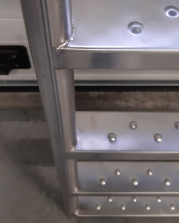 Treden  rvs zwemtrap   geborstelde buis   las   dubbel gezette plaat   steiger   vlonder   trap   grip