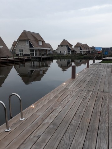 Watervilla   friesland   steigerverlichting   vlonderterras   opbouwspotjes   vlonderspotjes   terras spotjes   vlonderverlichting 1